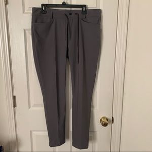 Magellan outdoors women’s pants size XL